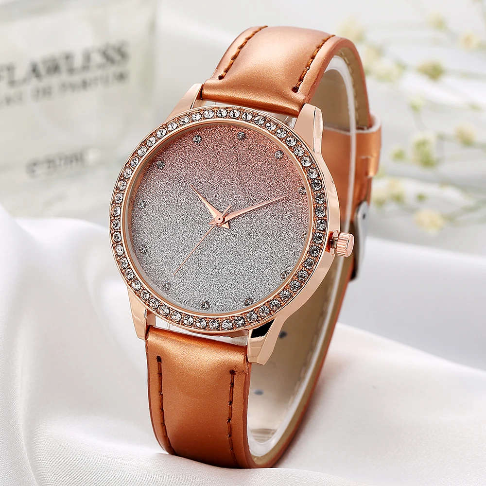 Gaiety Leather Gold Watch for Ladies.  -  Gold.