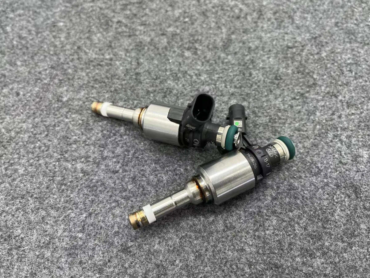 New 4Pcs Fuel Injector For For AUDI A3 A4 A5 A6 A8 Q3 Q5 TT 2.0 TFSI quattro 2004-2017