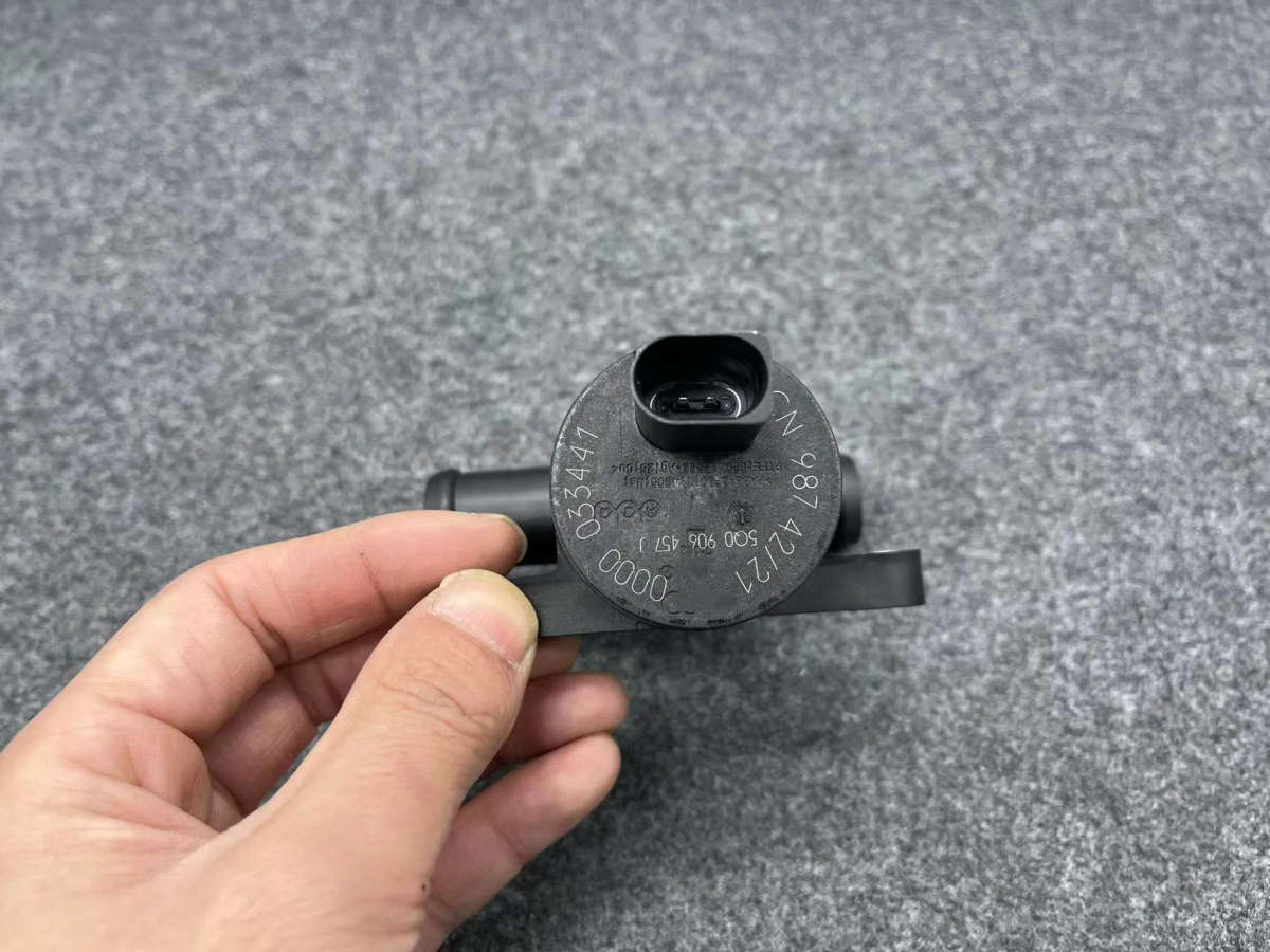 Heater Control Valve for AUDI A4 A5 A6 C7 A7 A8 Q5 Golf 7 Passat B8 Cooling Solenoid Valve