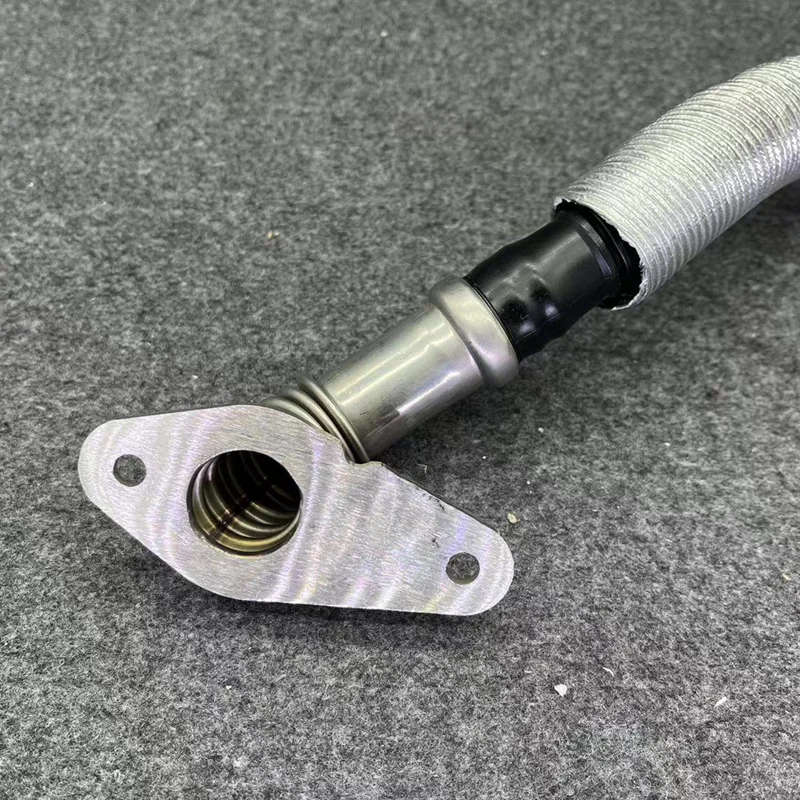 For Audi A4 A5 A6 A8 S5 S8 Quattro Q5 VW Amarok Seat Oil Water Separator Vent Hose Breather Pipe