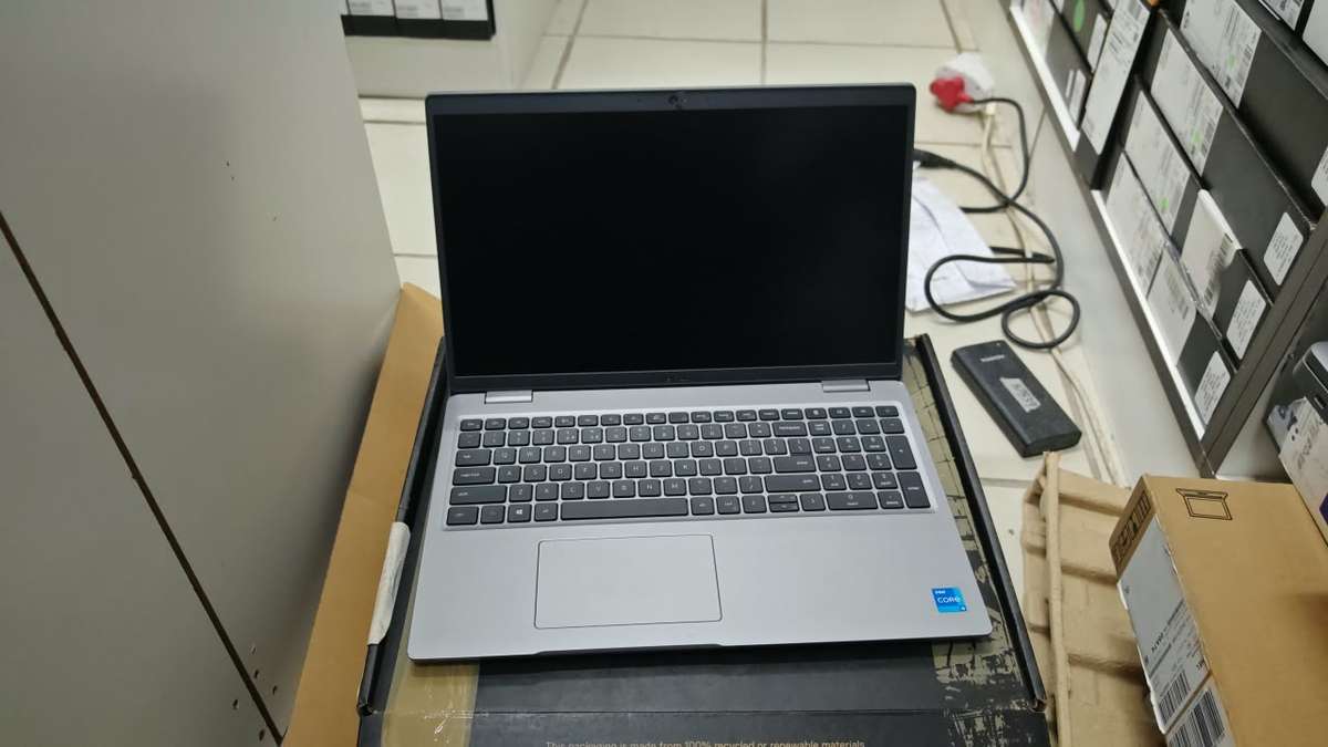 Dell Latitude 5520 Laptop  Core i7 11th Gen, 32GB RAM, 512GB SSD | Grade B