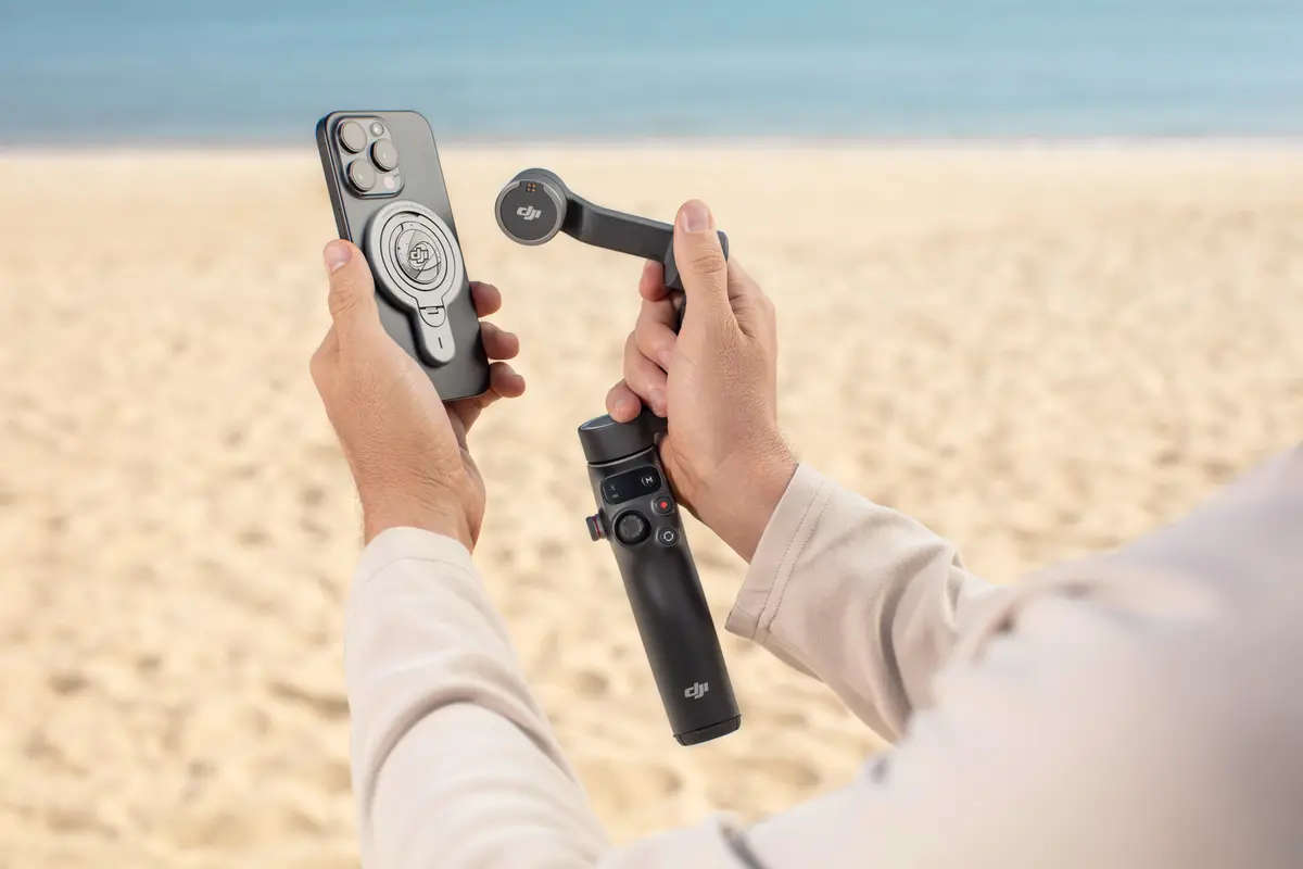DJI OM Magnetic Quick-Release Mount for iPhone