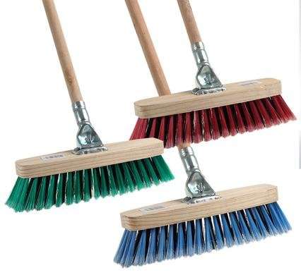 Broom wooden back 1.2m handle