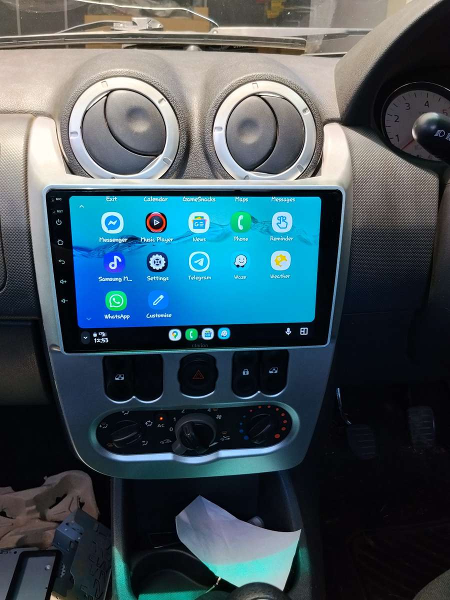 Nissan NP-200/Sandero OEM Replacement 9 inch Android Auto/Apple Carplay
