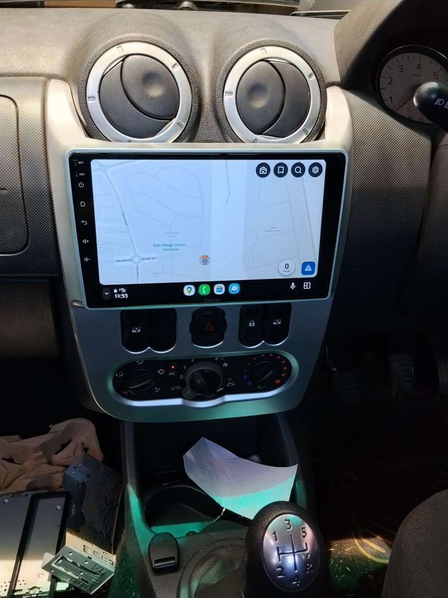 Nissan NP-200/Sandero OEM Replacement 9 inch Android Auto/Apple Carplay