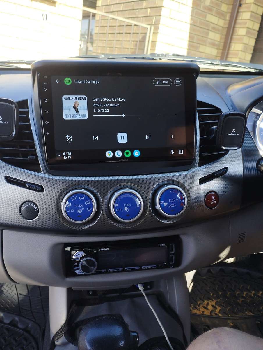 Mitsubishi Triton/Pajero Sport 2008-2015 (JVC) Oem Replacement Radio 9 inch Android/Auto/Apple Ca...