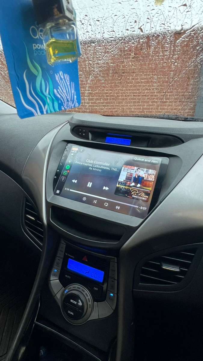 Hyundai Elantra 2011-2013 Oem Replacement Radio 9 inch Android Auto/Apple Carplay