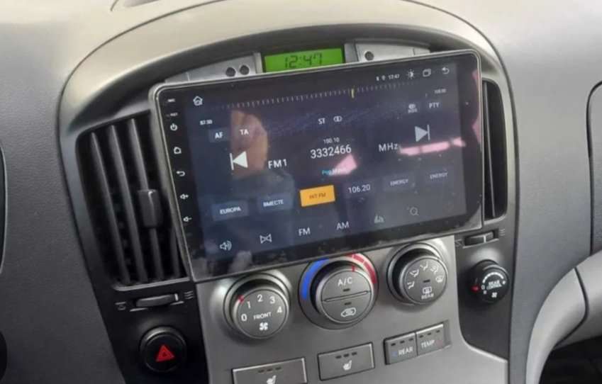 Hyundai H1 2007-2015 (JVC) Oem Replacement Radio 9 inch Android Auto/Apple Carplay