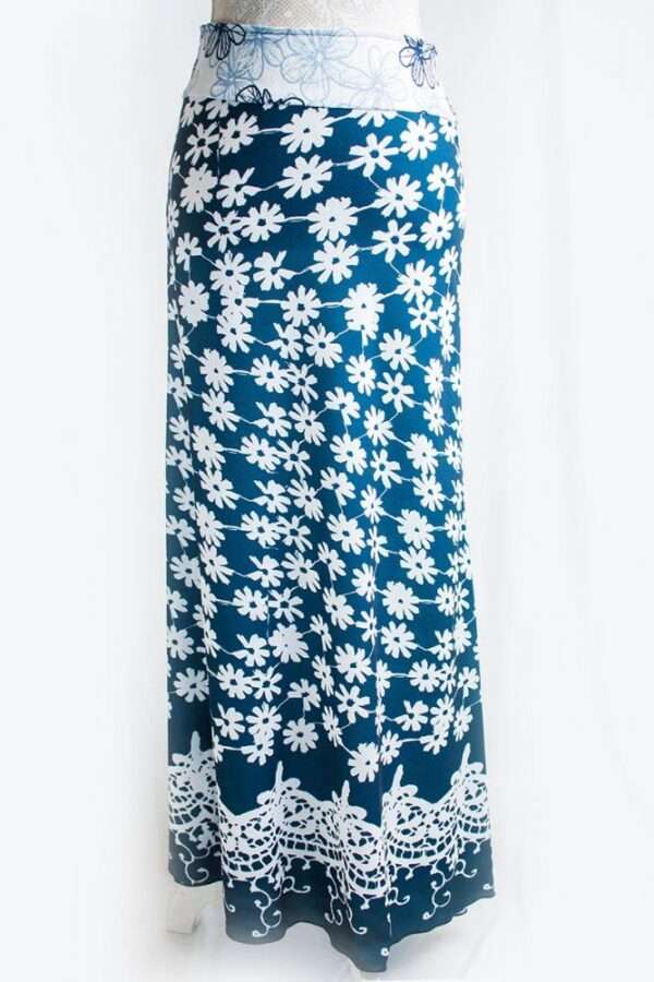 Daisy pattern skirt