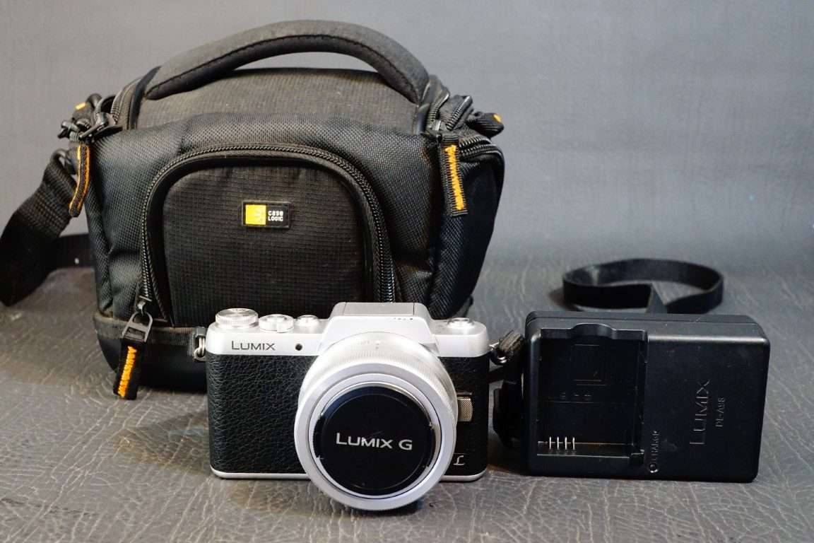 Panasonic DMC-GF7 LUMIX Camera with 12-32mm Lens Mirrorless Digital Camera Kit