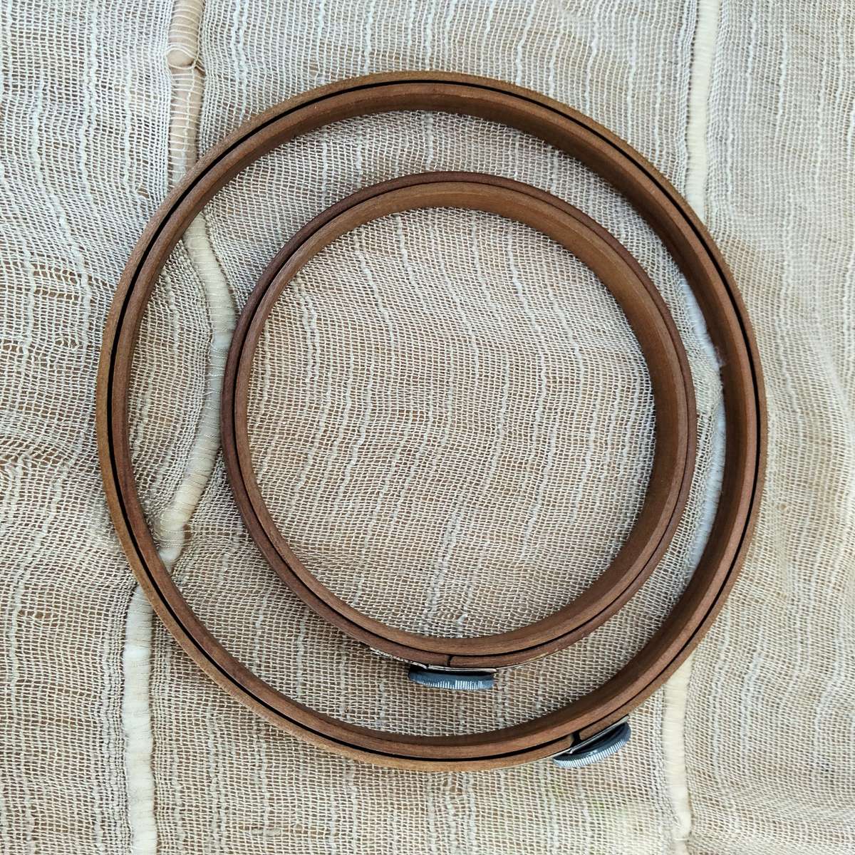 Queen wooden embroidery hoops