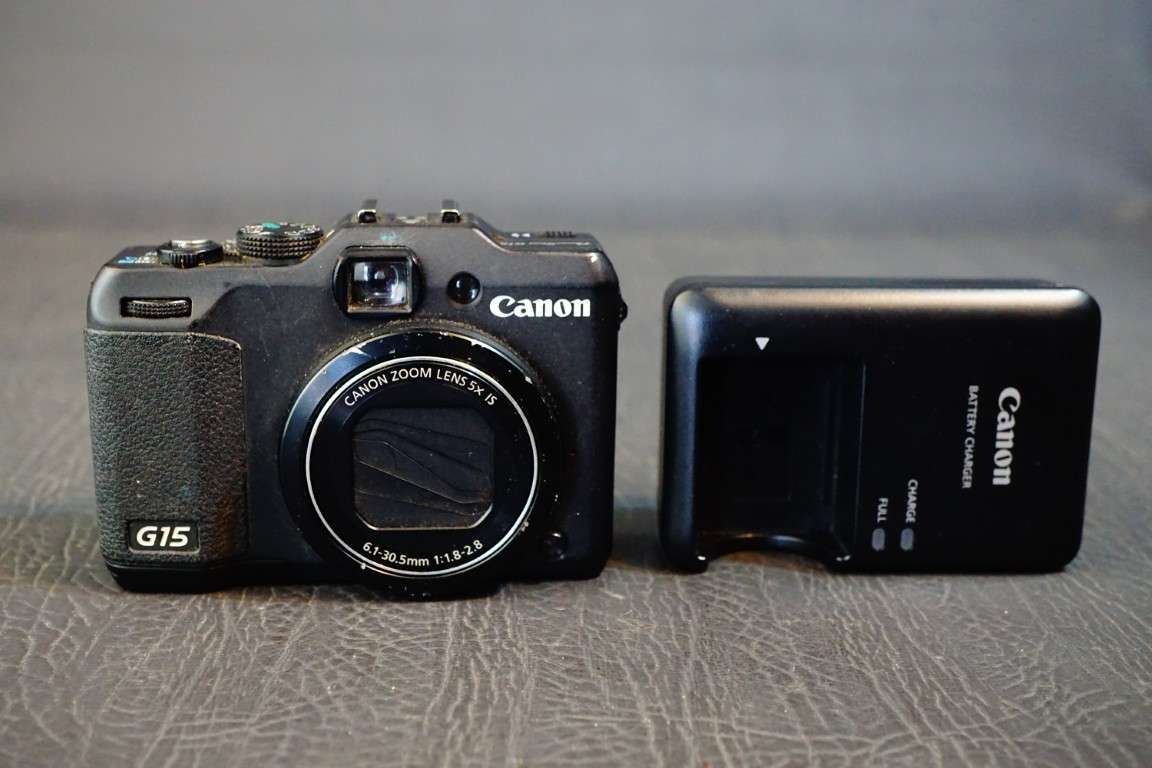 Canon PowerShot G12 10MP 5x Optical Zoom Digital Camera