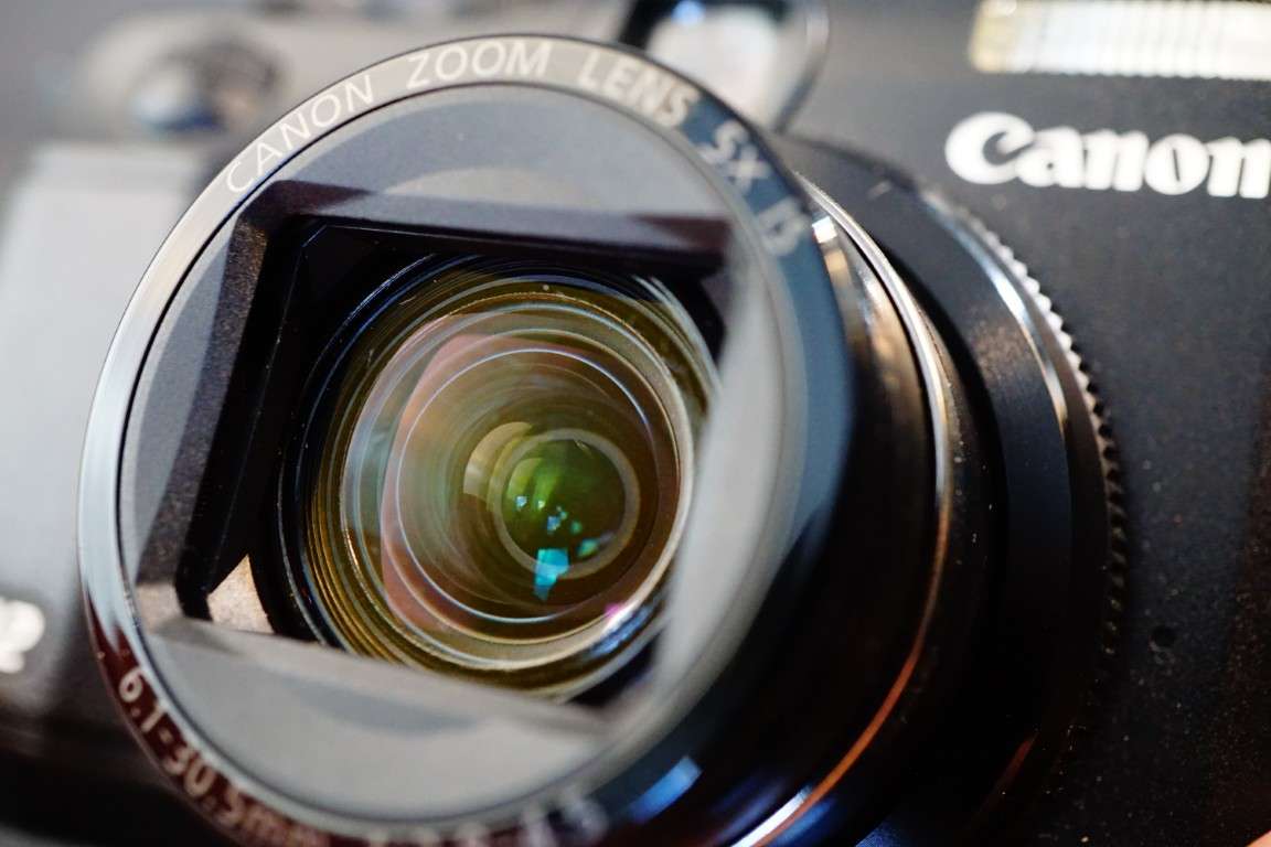 Canon PowerShot G12 10MP 5x Optical Zoom Digital Camera