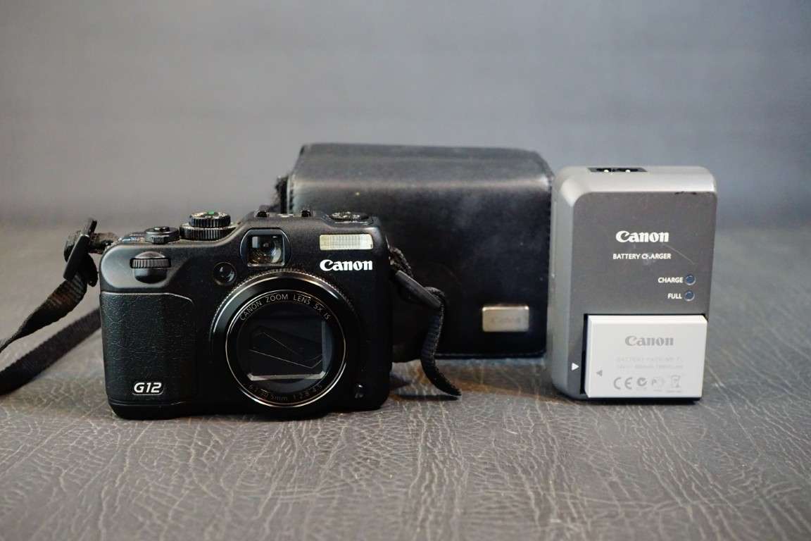 Canon PowerShot G12 10MP 5x Optical Zoom Digital Camera