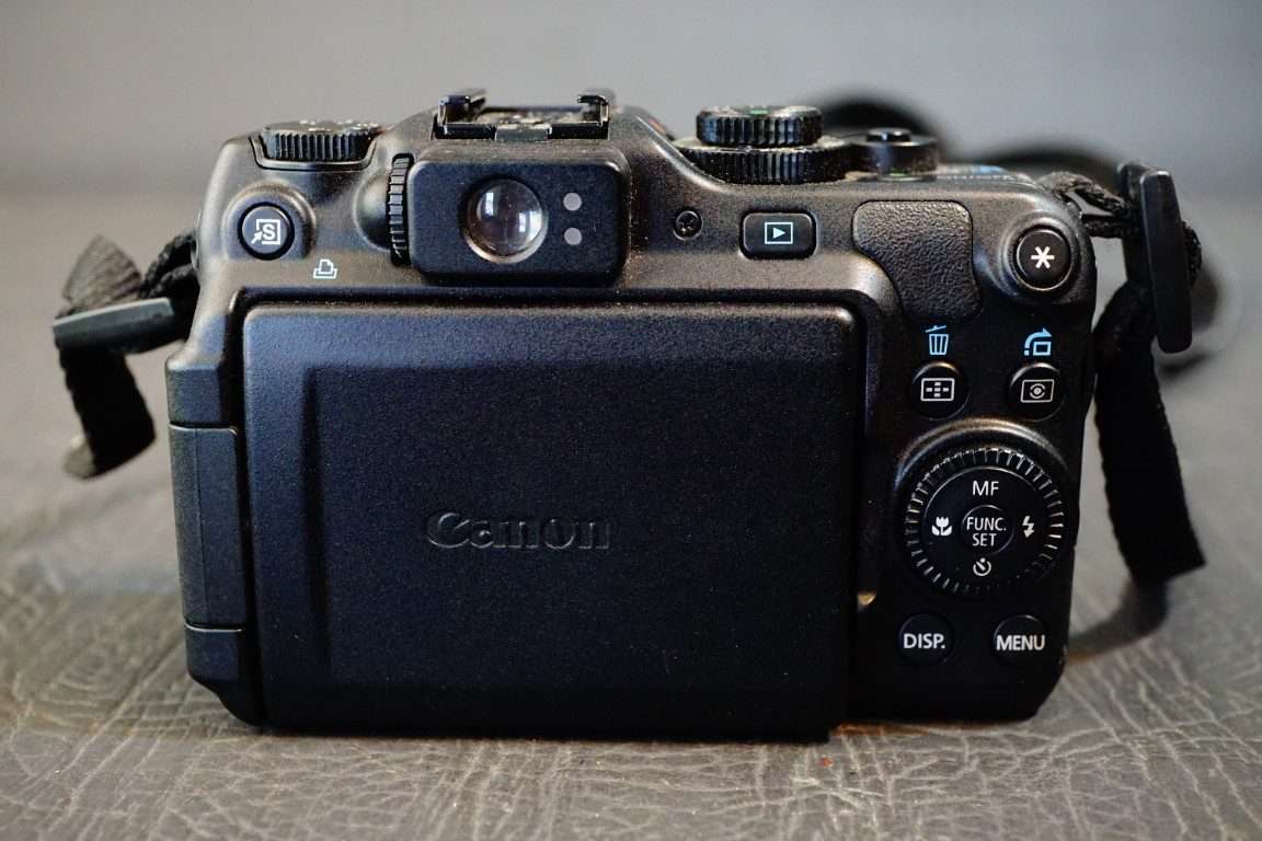 Canon PowerShot G12 10MP 5x Optical Zoom Digital Camera