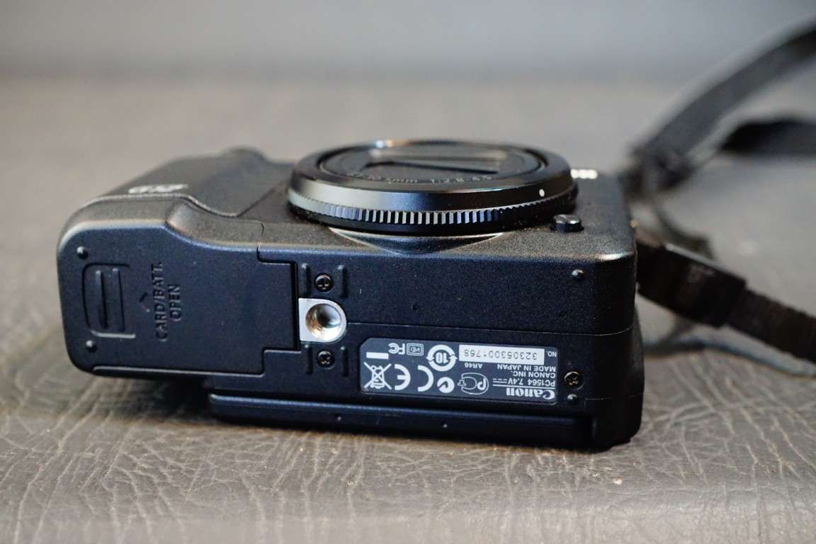 Canon PowerShot G12 10MP 5x Optical Zoom Digital Camera