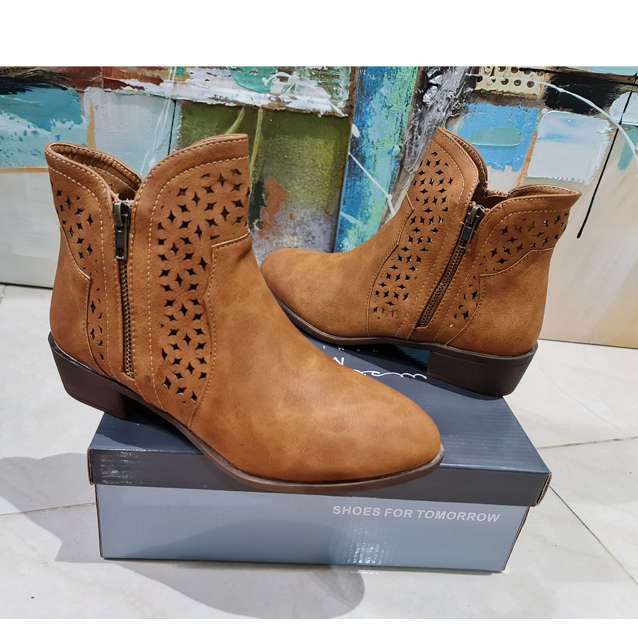 Ankle Boot Punch Hole - Size 3 4 Left