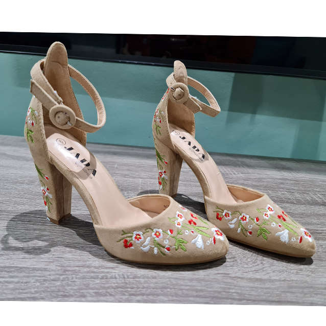 Flower Ankle Strap Pointed Toe Heel - Size 8 Left