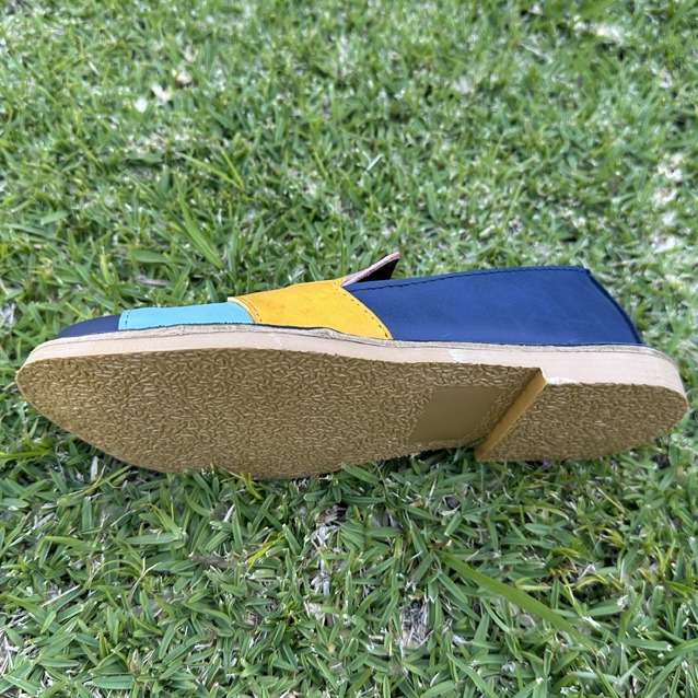Woman's Slip-On Vellies