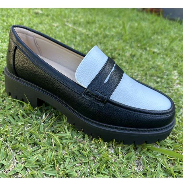 Men's Black/White Round Toe Slip-On Loafer