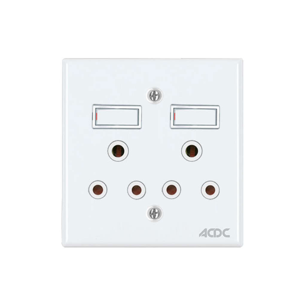 Classic Sockets 4 x 4 2 x 16A Switched Sockets White