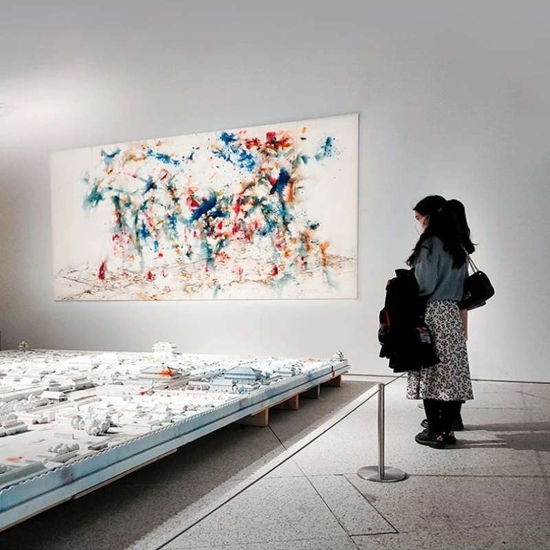 Brushed Silver Stylish Low Profile Museum Stanchion