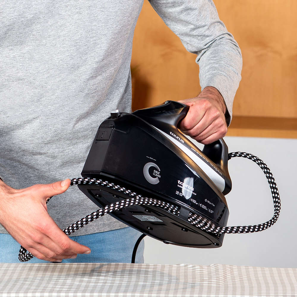 Pro 3000 Steam Iron Station