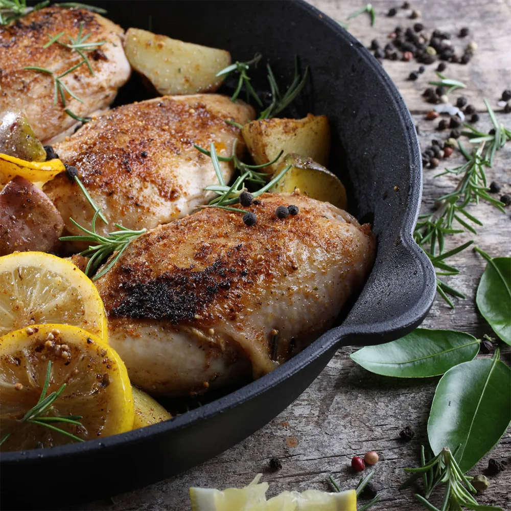 Enamelled Cast Iron Skilletg