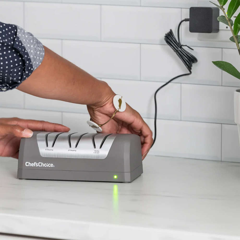 DC-1520 Rechargeable Angle Select Electric Knife Sharpener