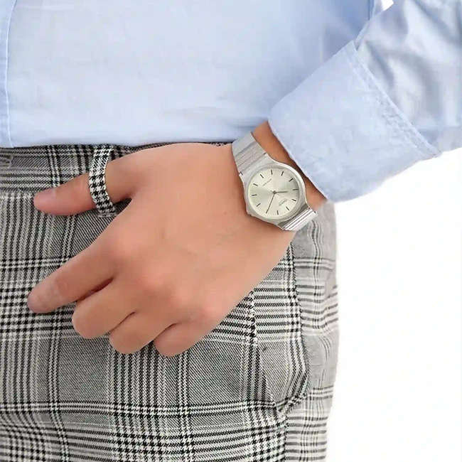 Standard Analogue Wrist Watch, MQ-24D-7EDF