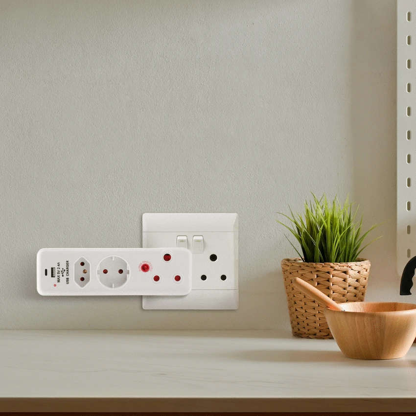 Ellies 3 Way Medium Surge adaptor Schuko,with type C + USB