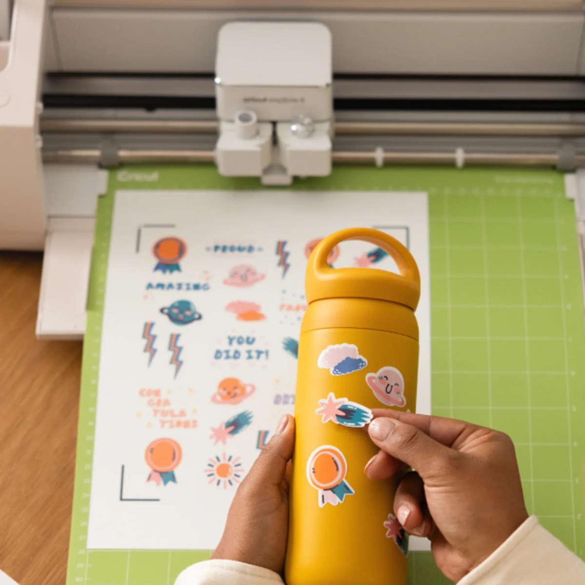 Cricut Explore 5 Digital Craft Cutter Bundle - Complete Starter Kit