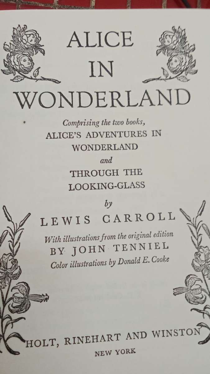 Alice In Wonderland (Alice's Adventures In Wonderland & Though the Looking-Glass (Hardcover)