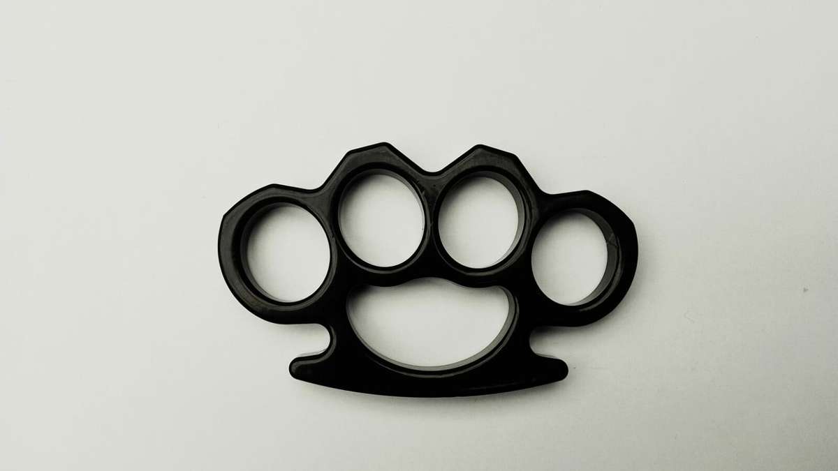 Knuckle Duster Black