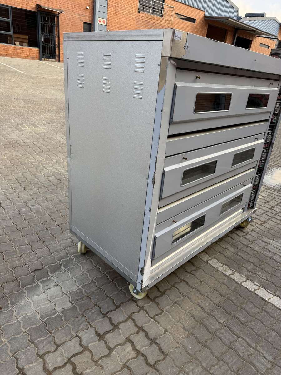 *SECOND HAND* 3 Deck 9 Tray Electric Oven 380V