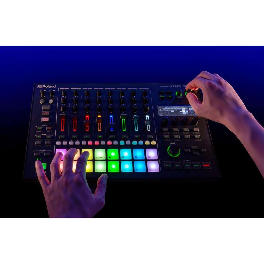Roland MC-707 Groovebox Micro Composer