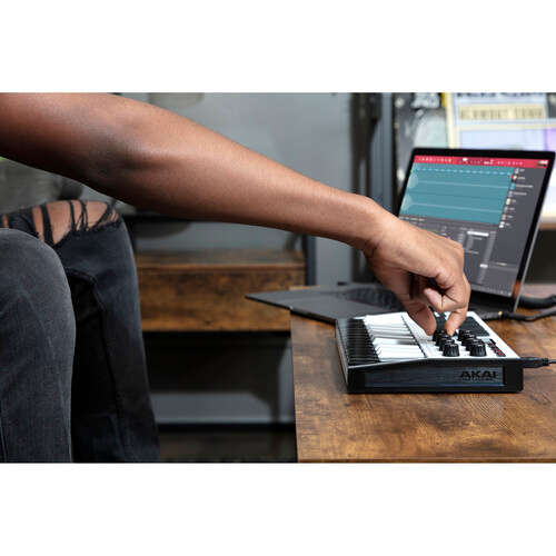 Akai MPK Mini MK3 'White'