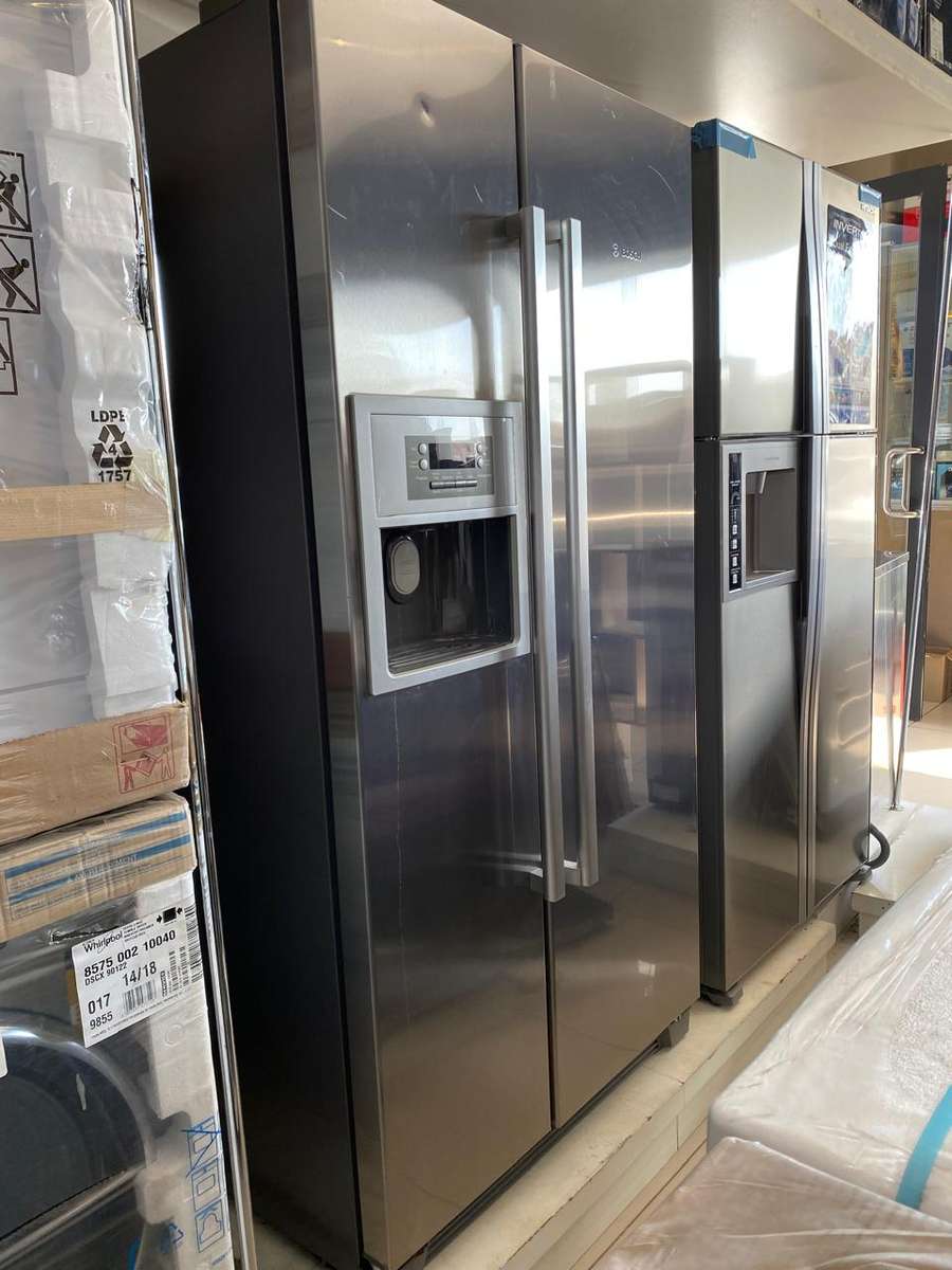 Bosch Side By Side Refrigerator 604 Litres KAN58A70