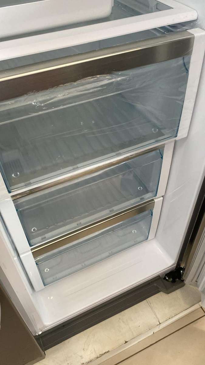 Bosch Side By Side Refrigerator 604 Litres KAN58A70