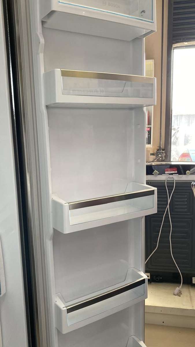 Bosch Side By Side Refrigerator 604 Litres KAN58A70