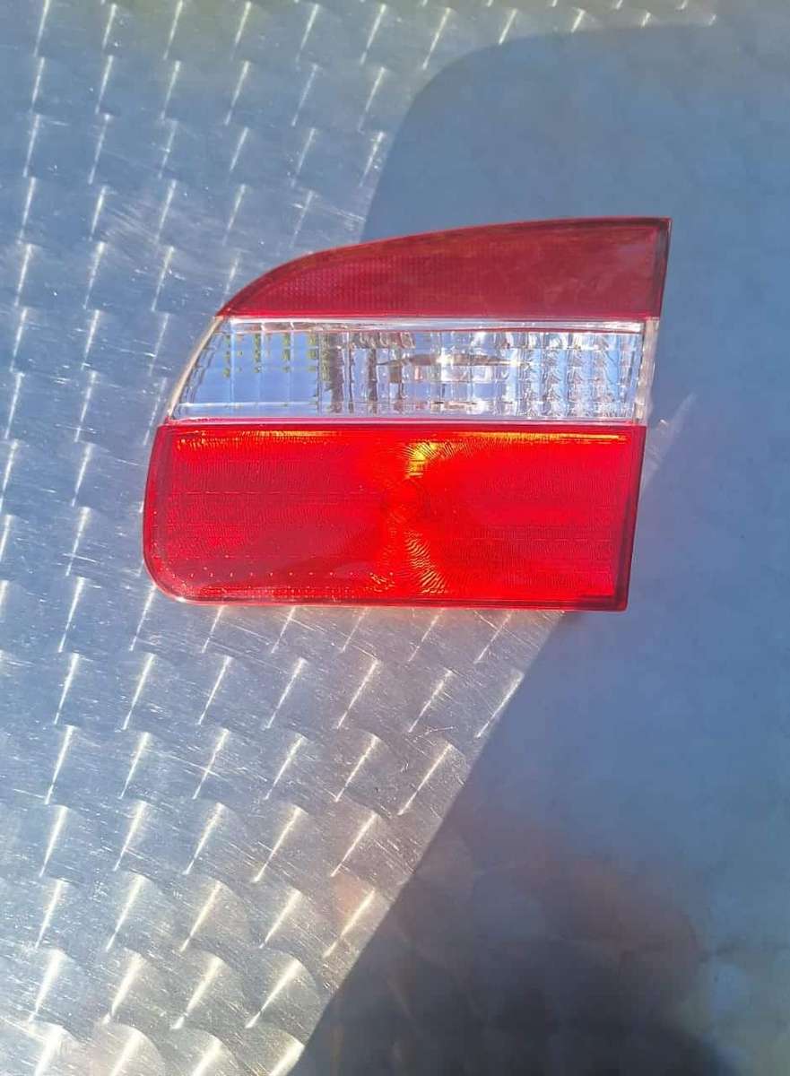 2001 Toyota Corolla Right Inner Taillight New