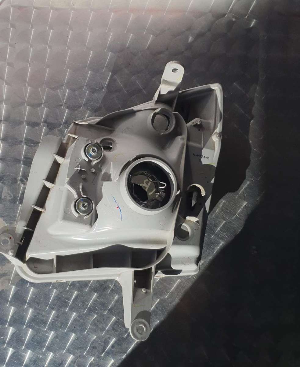 2007 Isuzu Kb Right Headlight