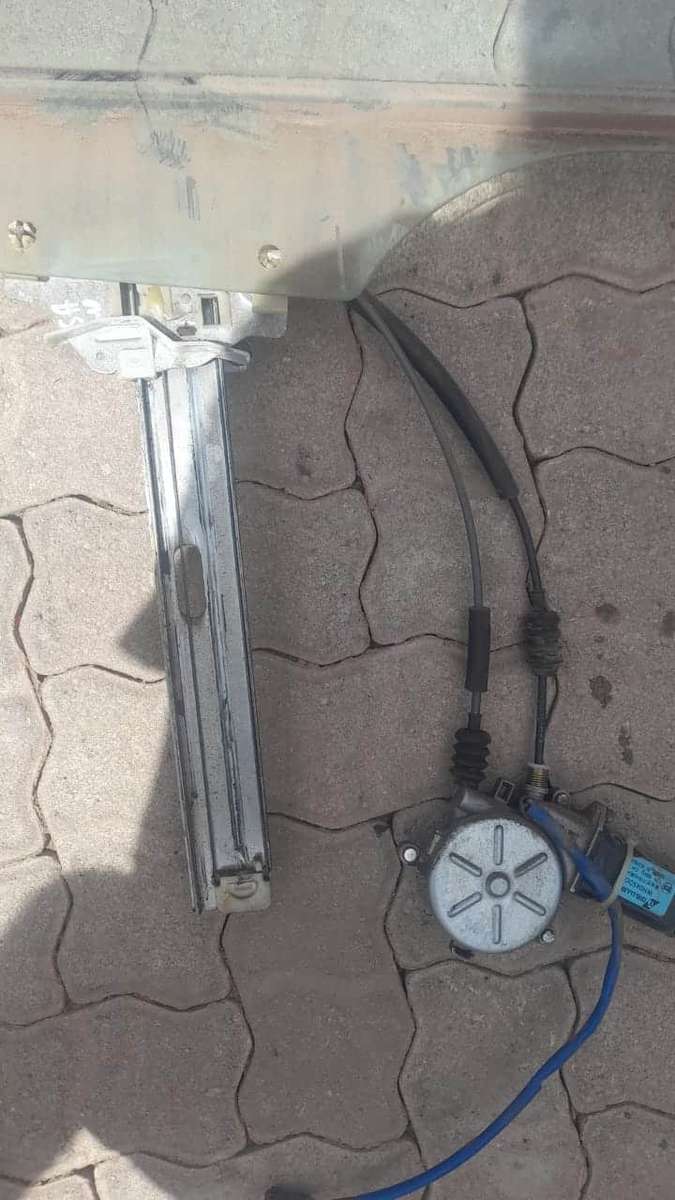 2002 Kia Shuma 2 Window Mechanism