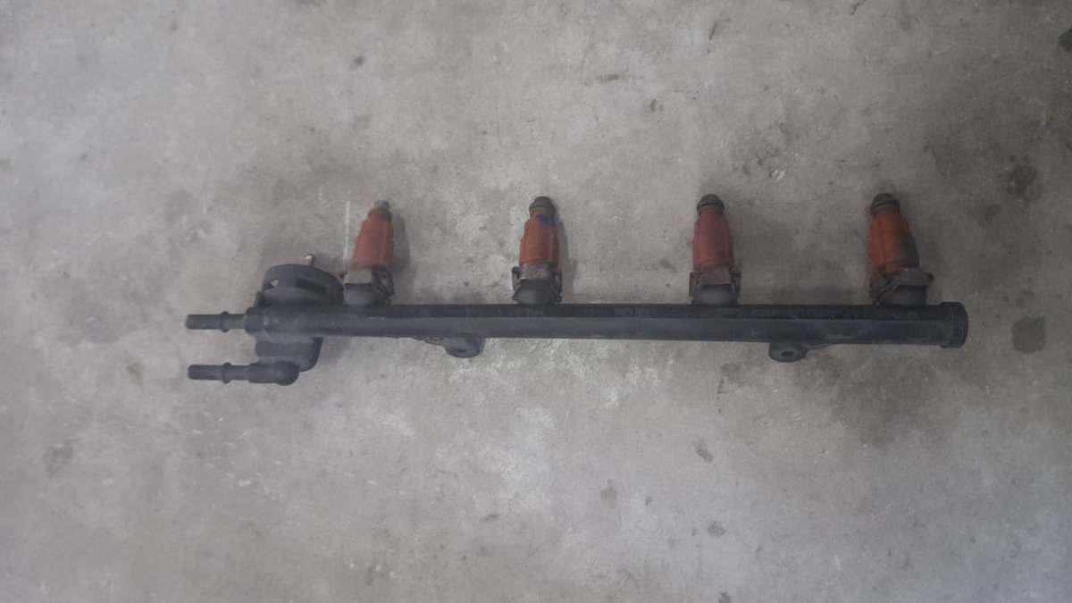 Ford Rocam Fuel Rail & Injectors