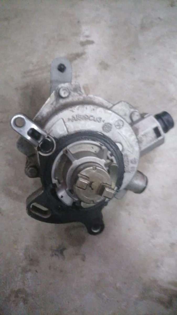 Ford WL Vacuum Pump