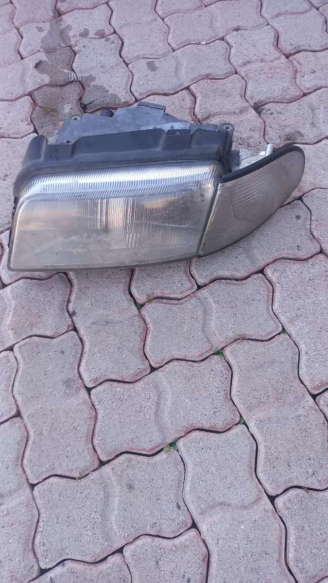1998 Audi A4 Left Headlight & Corner Light