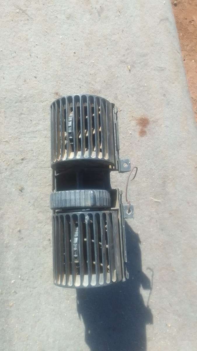 2000 Opel Corsa Lite Centre Dash Air Vent -Used