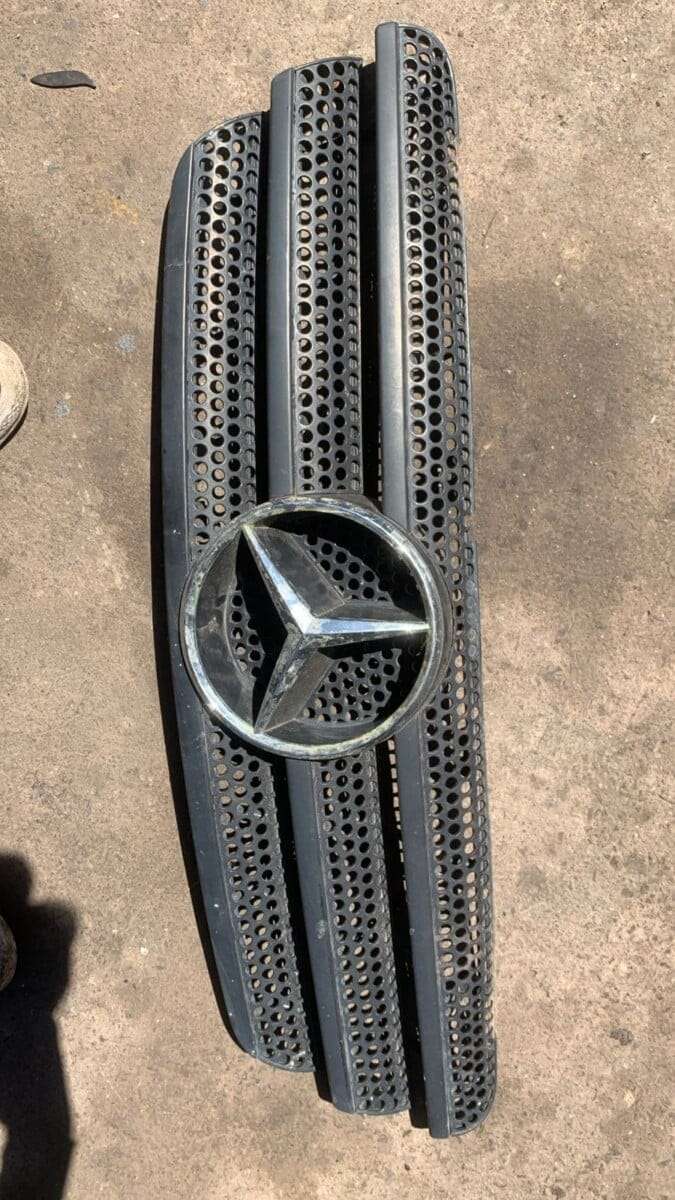 2002 Mercedes ML320 W163 Grill