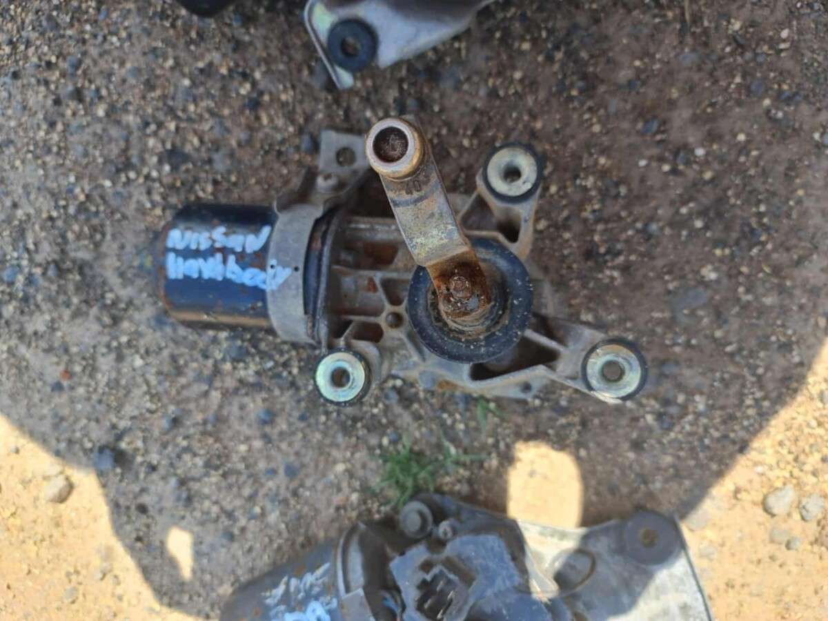 Nissan Hardbody Wiper Motor -