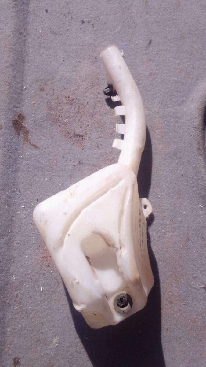 2014 Ford Figo Washer Bottle -